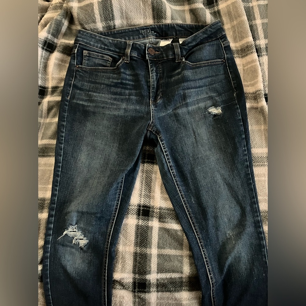 True fit dark wash comfortable stretchy jeans